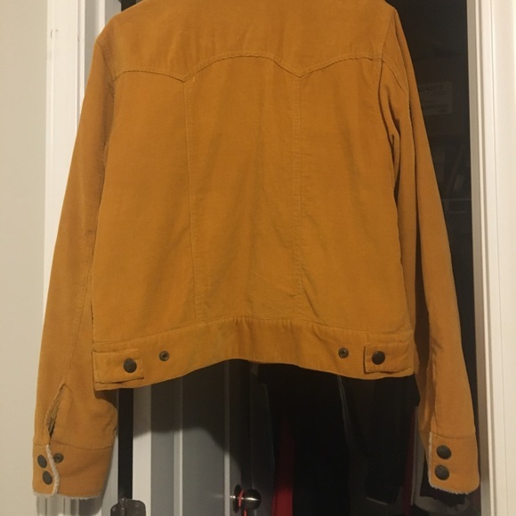 Gently Worn Powder River Outfitters; collection by Panhandle Corduroy Jacket 🧥 - Picture 11 of 12